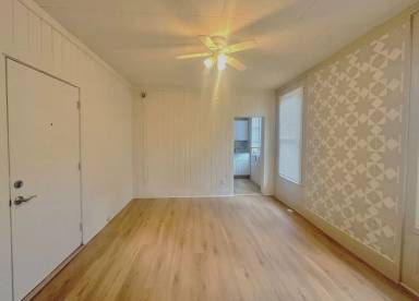 Main picture of 103 NW 10th St