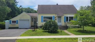 Main picture of 250 Lynne Pl