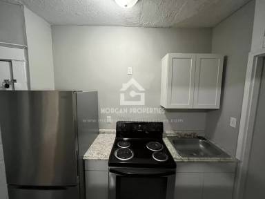 Main picture of 300 S 12th St