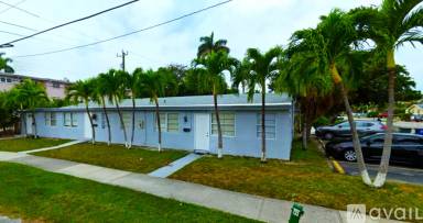 Main picture of 916 NE 2nd St