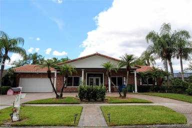 Main picture of 16581 Royal Poinciana Dr