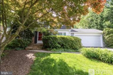 Main picture of 4810 Tabard Pl