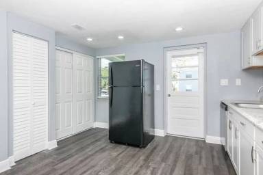 Main picture of 105 Karde Ln