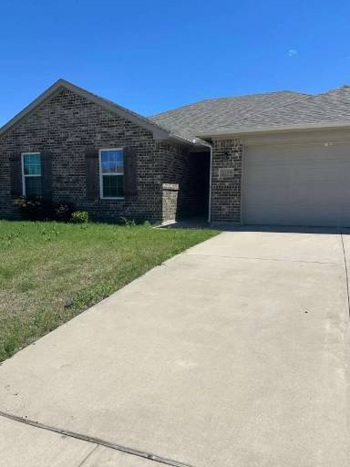 Main picture of 3400 Brookstone Dr