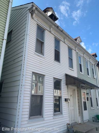 Main picture of 678 E Philadelphia St