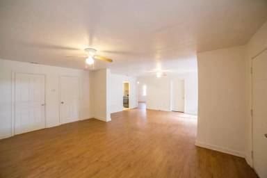 Main picture of 605 NW 13th Ter