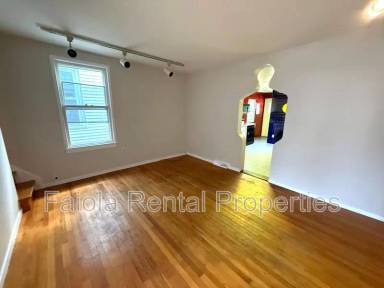 Main picture of 827 Church St