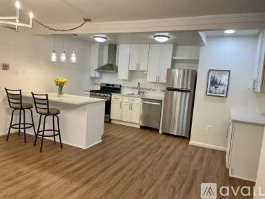 Main picture of 1280 21st St NW