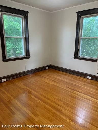 Main picture of 8 Highland Ave