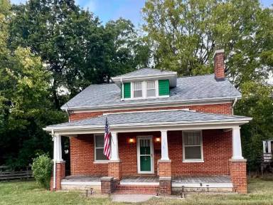 Main picture of 511 Bowling St