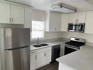 Main picture of 656 S 2nd Ave