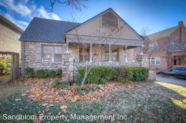 Main picture of 222 E 27th Pl