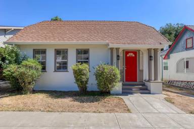 Main picture of 1029 Yale St