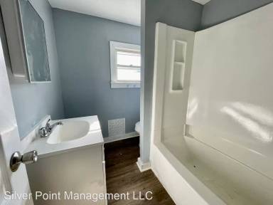 Main picture of 207 S 2nd St