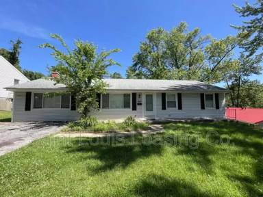 Main picture of 8 Shireford Ln