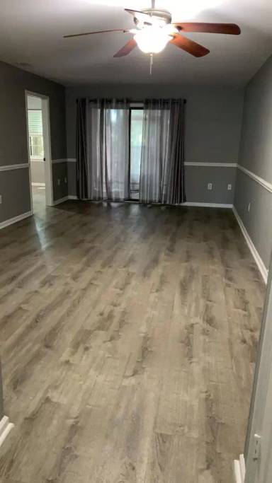 Main picture of 21 Colony Park Dr