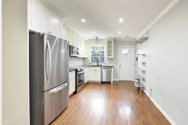 Main picture of 1122 K St SE