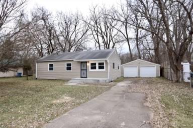 Main picture of 2041 W 63rd St