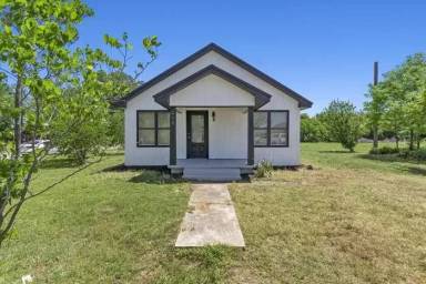 Main picture of 210 Shankle Ave