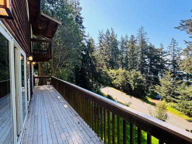 Main picture of 7604 Holiday Blvd