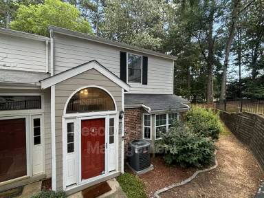 Main picture of 2443 Condor Ct