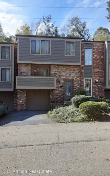 Main picture of 704 Arkwood Dr
