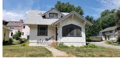 Main picture of 674 N 48th St