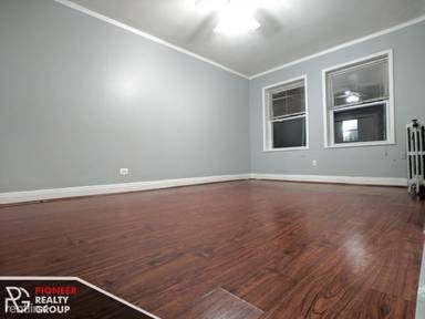 Main picture of 6930,6954,6971,6975 N Greenview Ave Apartments