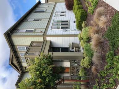 Main picture of 5001 Telegraph Blvd