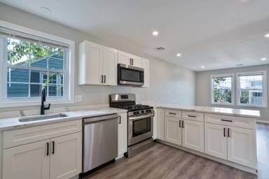 Main picture of 287 Huxley Ave