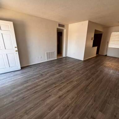 Main picture of 1431 W 7th Pl