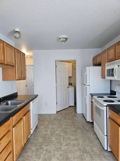 Main picture of 1240 Taft Ave
