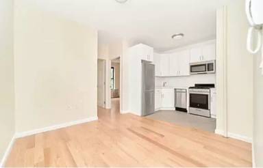 Main picture of 516 E 80th St