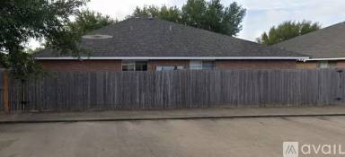 Main picture of 911 Sun Meadow St