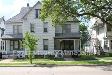 Main picture of 210 S 4th St