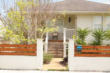 Main picture of 1607 Feliciana St