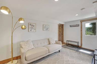 Main picture of 92 Club House Rd