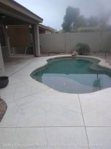 Main picture of 1451 W Armstrong Way