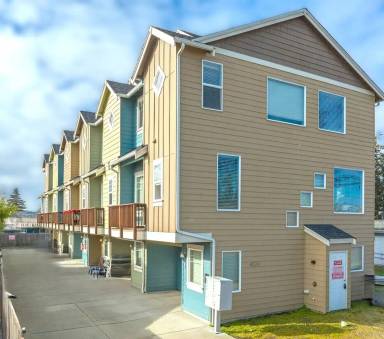 Main picture of 4026 S Pine St