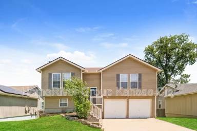 Main picture of 321 N Queen Ridge Ave