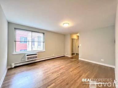 Main picture of 452 W Oakdale Ave