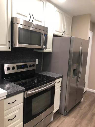 Main picture of 208 Kenbrook Cir