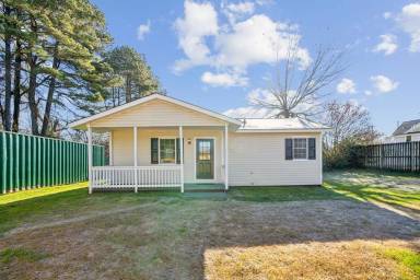 Main picture of 7426 Richmond Rd