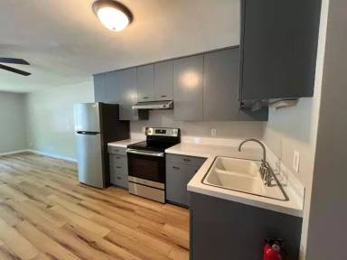 Main picture of 308 E Parker St