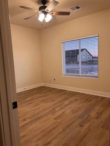 Main picture of 487 E Harper St