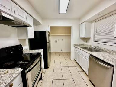 Main picture of 1448B Harper Rd