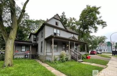 Main picture of 119 N Hamilton St