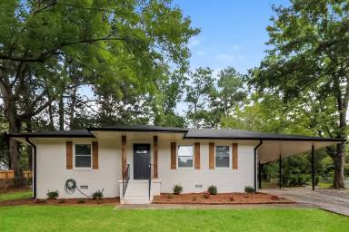 Main picture of 15 Lott Ave SE