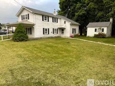 Main picture of 1464 S Krocks Rd