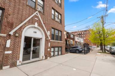 Main picture of 118 Corbin Ave